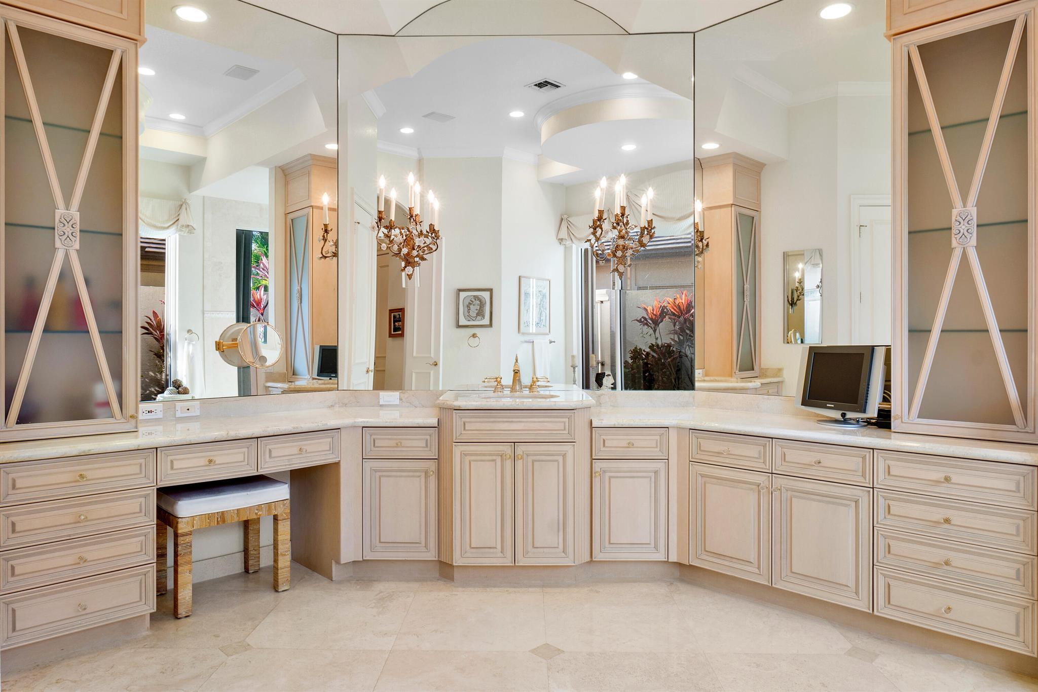 VINTAGE OAKS / POLO CLUB - Residential