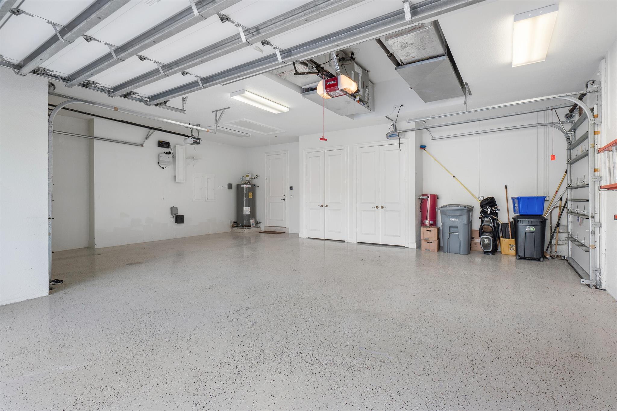 VINTAGE OAKS / POLO CLUB - Residential