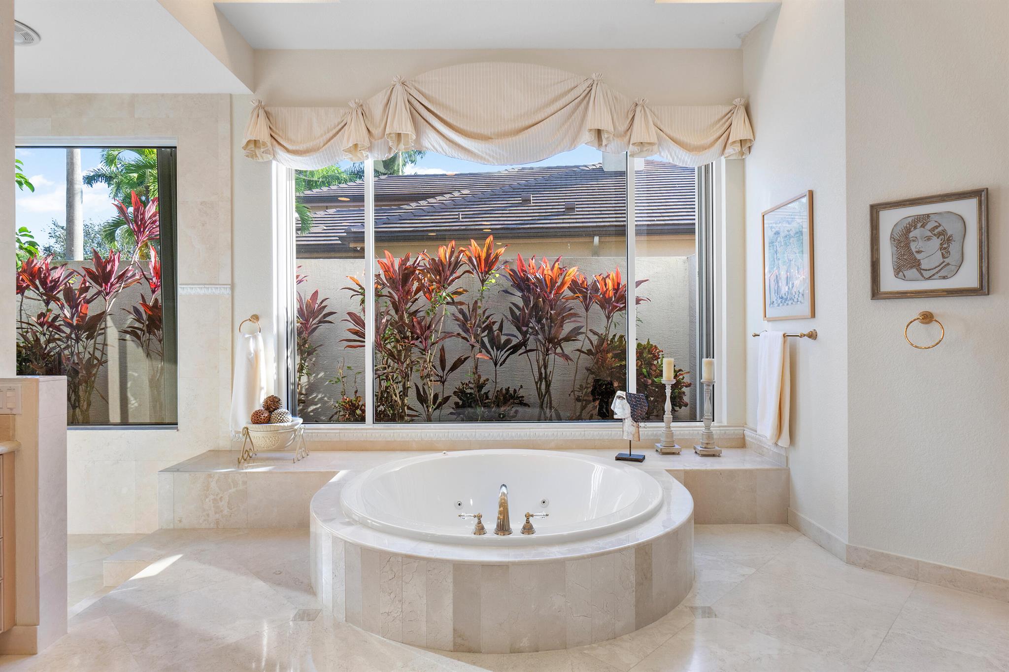 VINTAGE OAKS / POLO CLUB - Residential