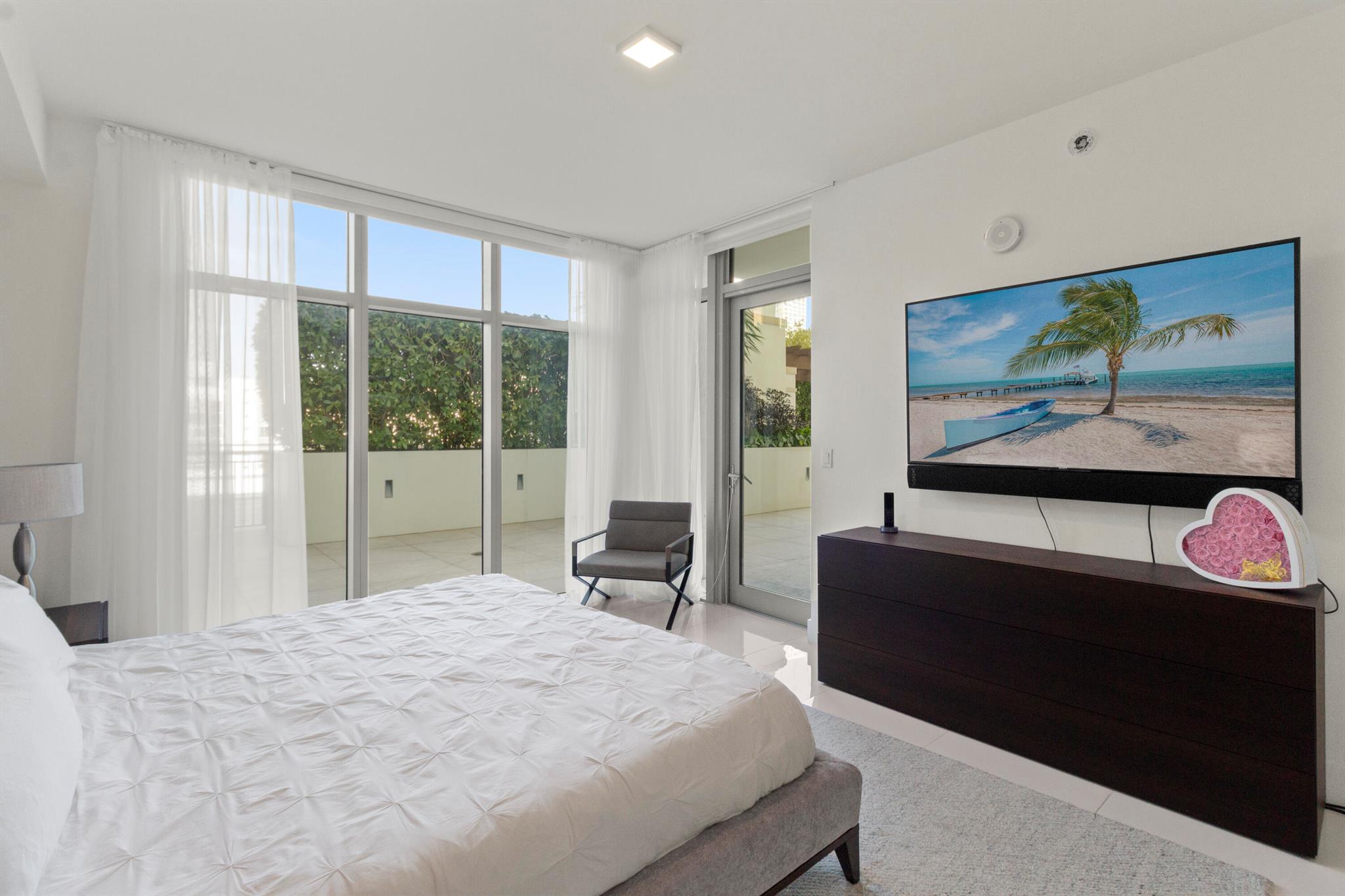 PARQUE TOWERS CONDO - Residential Lease