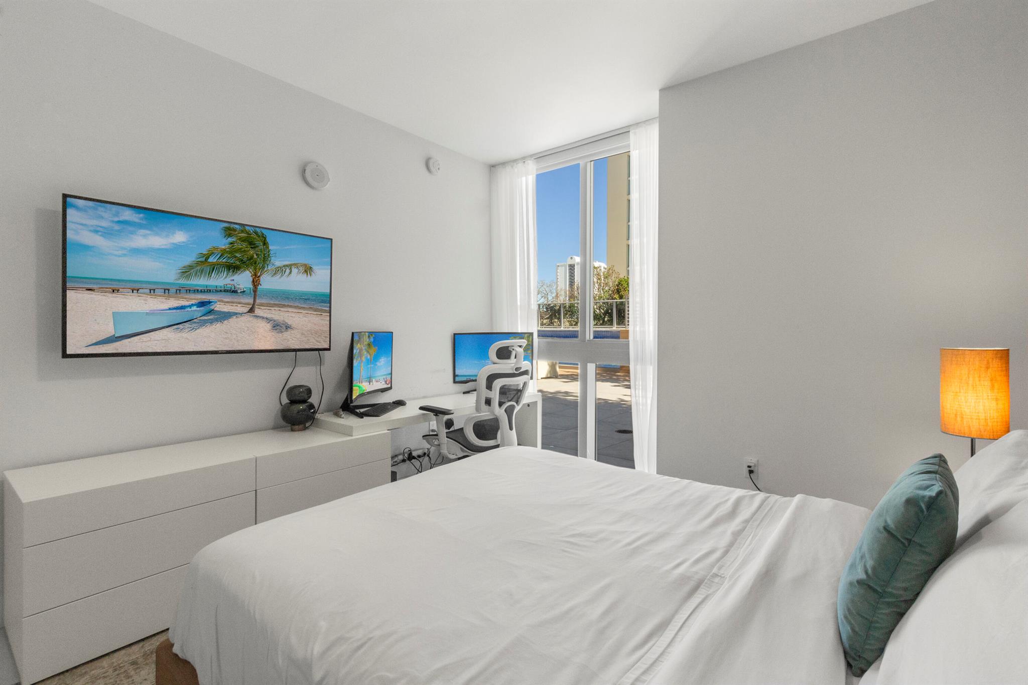 PARQUE TOWERS CONDO - Residential Lease