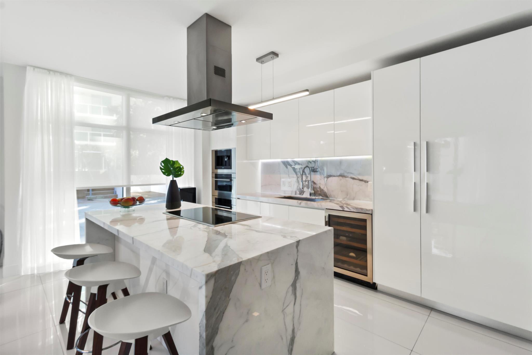 PARQUE TOWERS CONDO - Residential Lease