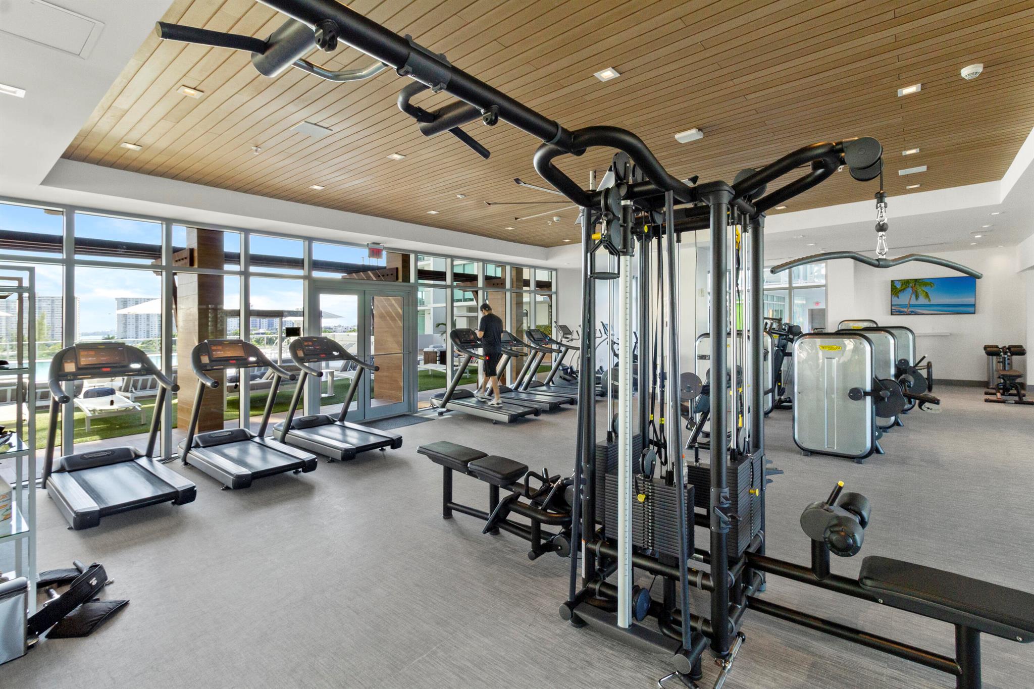 PARQUE TOWERS CONDO - Residential Lease