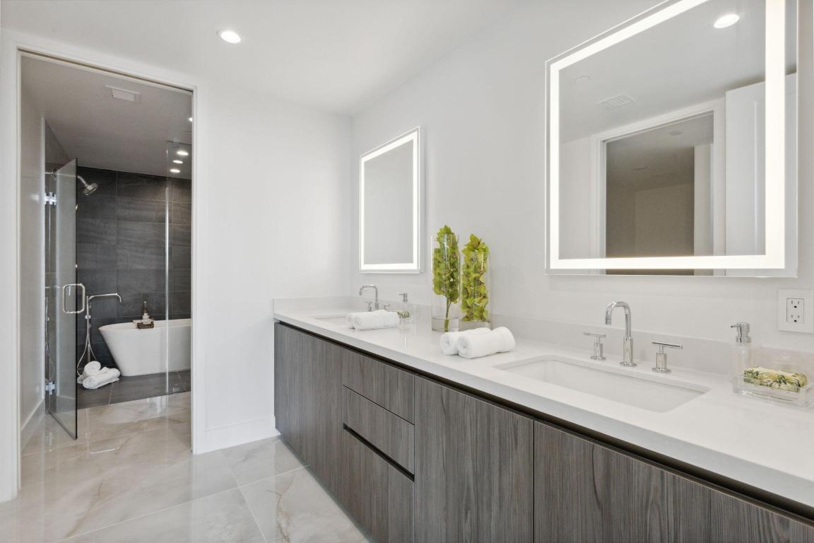 Royal Palm Residences - Residential