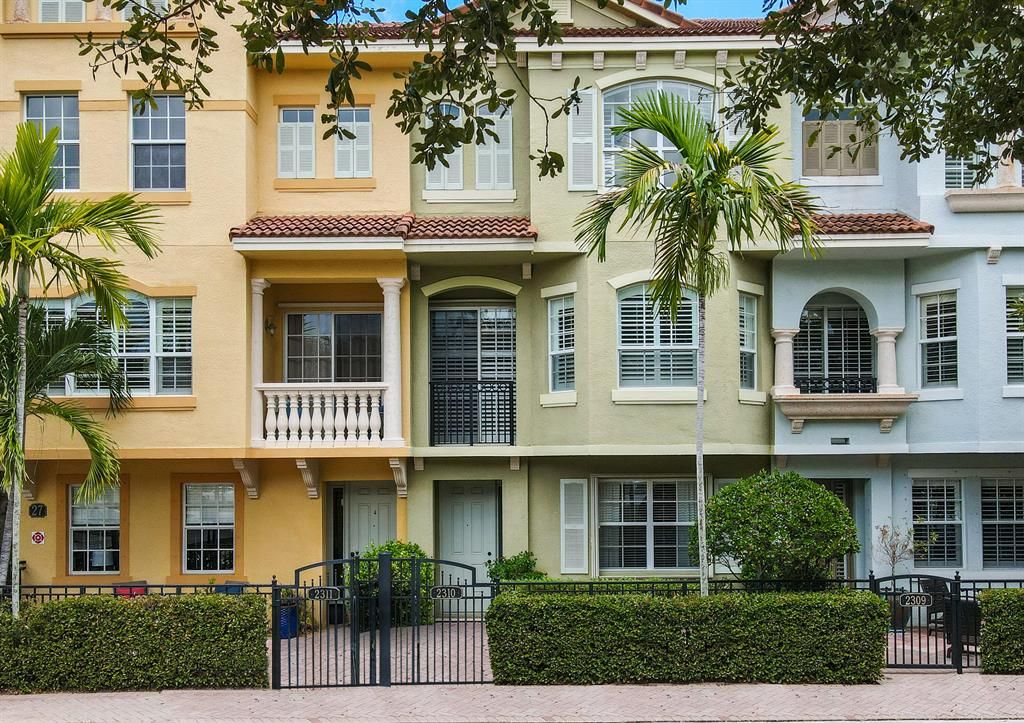 Photo of 2310 Amalfi Way, Palm Beach Gardens, FL 33410 (MLS # R10827118)