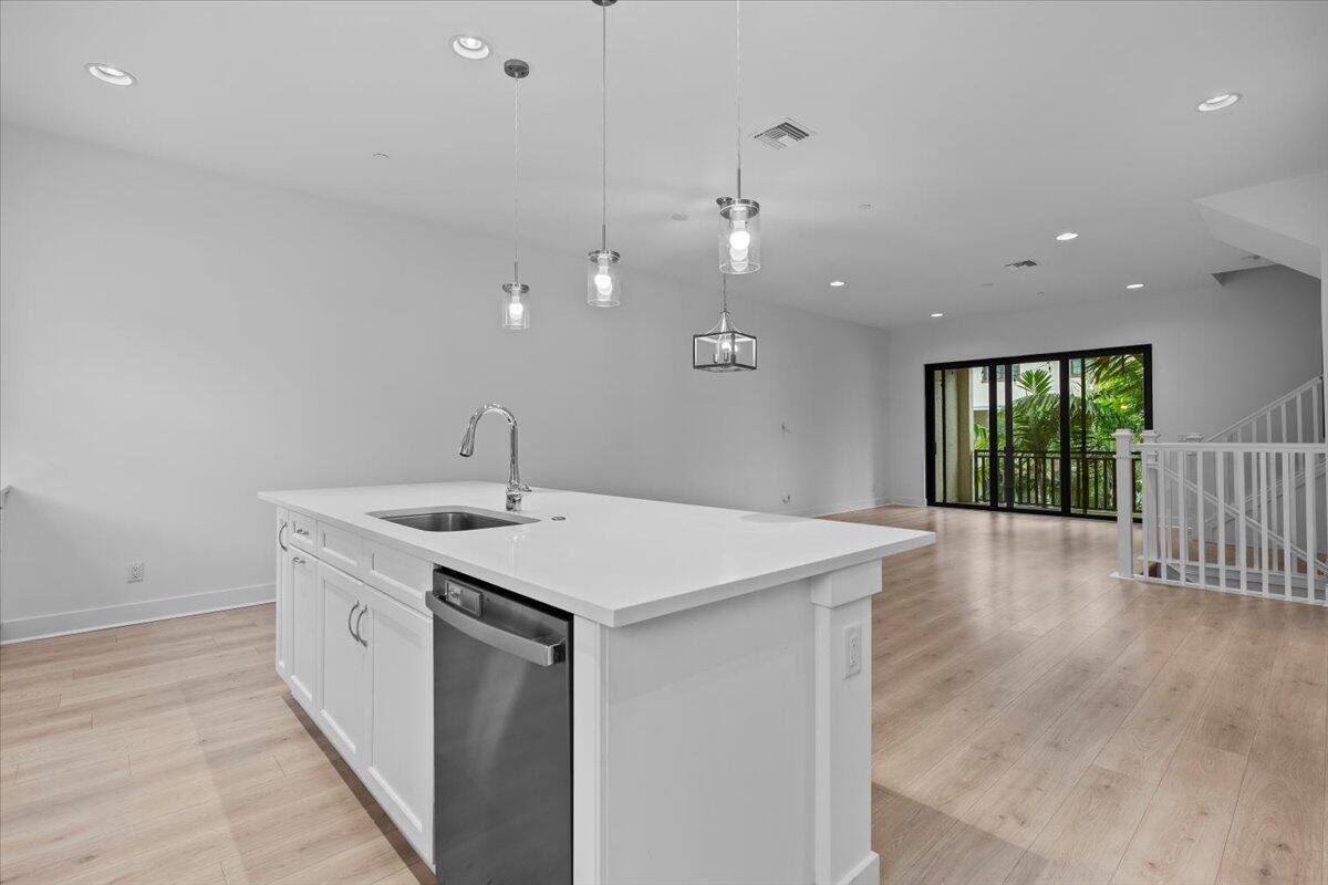 ALTON - Residential Lease