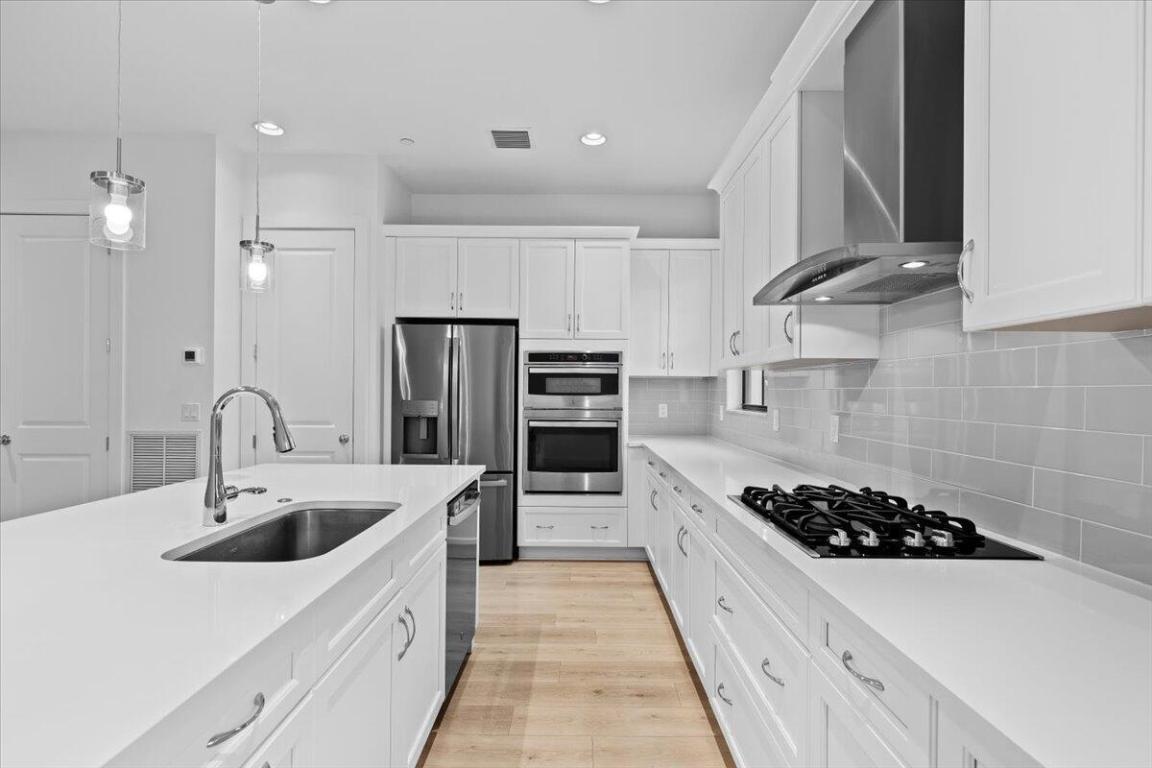 ALTON - Residential Lease