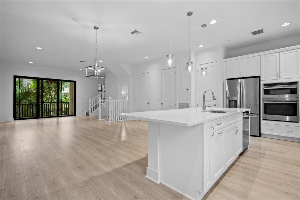 ALTON - Residential Lease