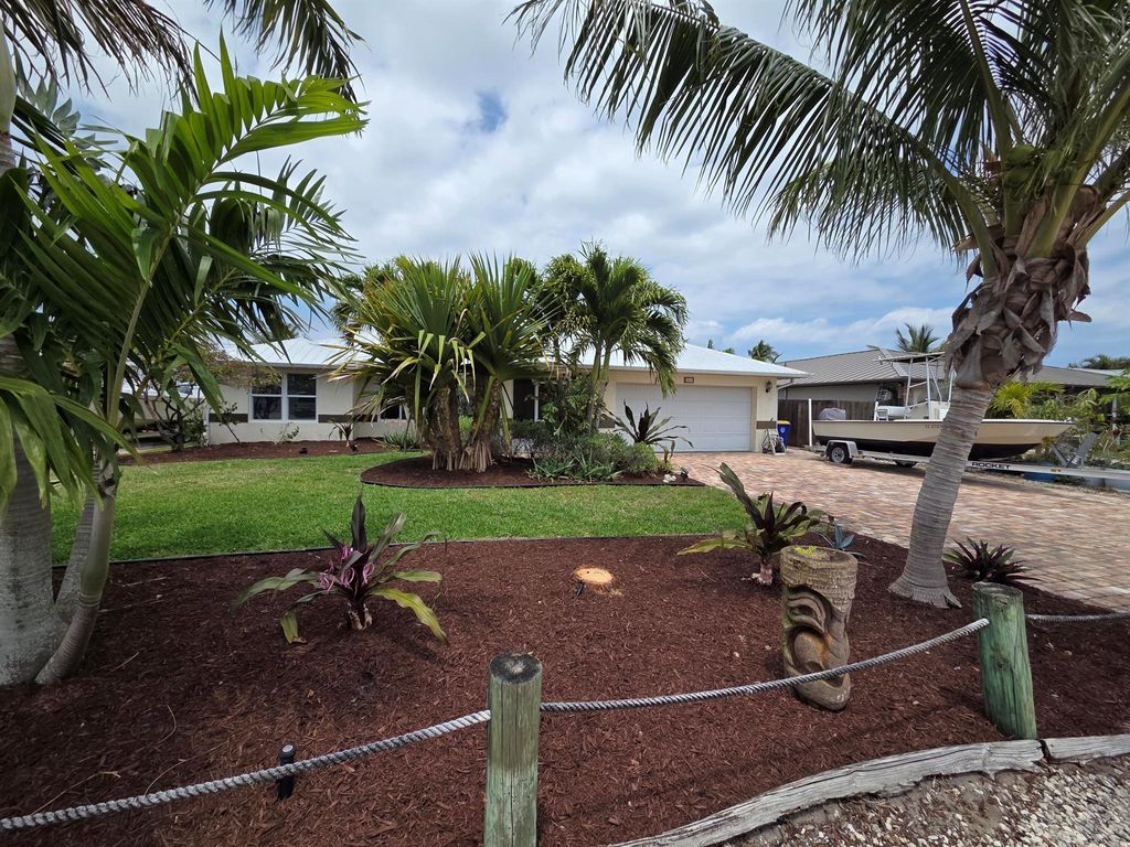 Photo of 5501 SE Nassau Terrace, Stuart, FL 34997 (MLS # R11081984)