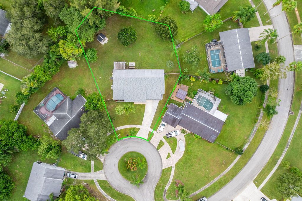 Photo of 337 NE Camelot Drive, Port Saint Lucie, FL 34983 (MLS # R10931963)