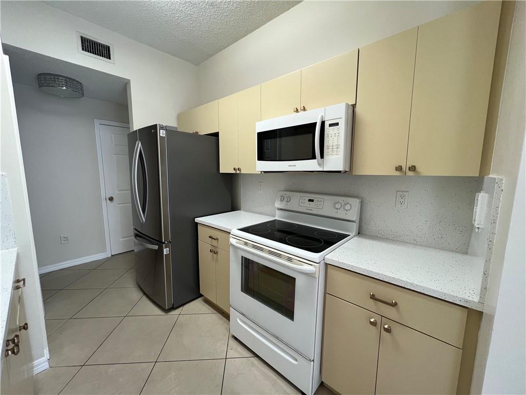 University Parc Residence - Residential Lease