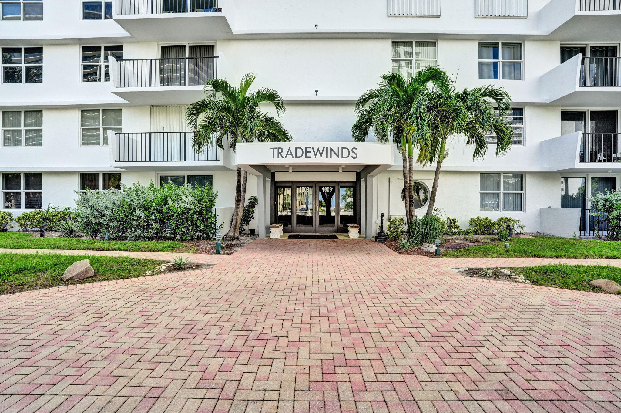 1009 N Ocean Boulevard 207