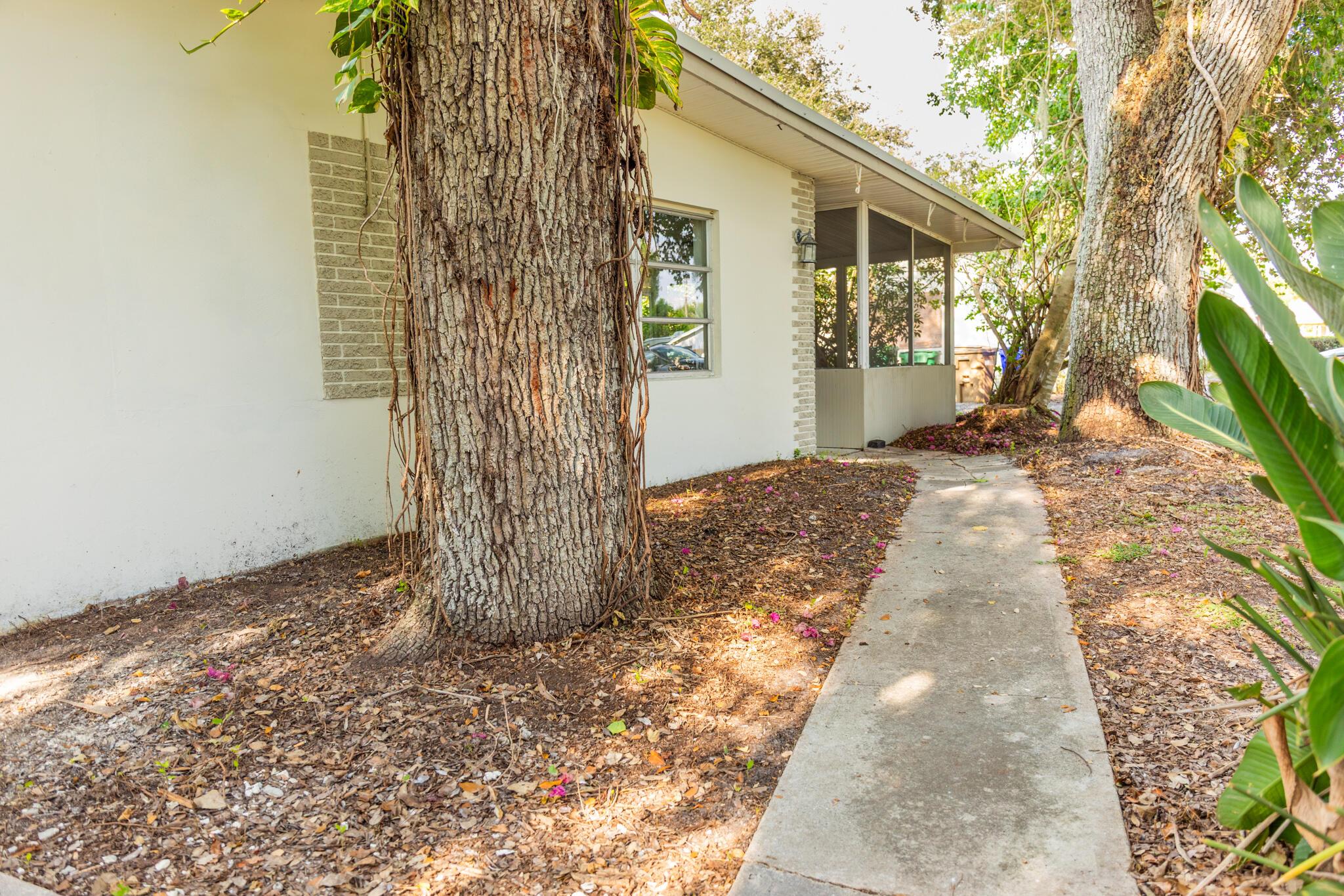 OKEECHOBEE ESTATES - Residential