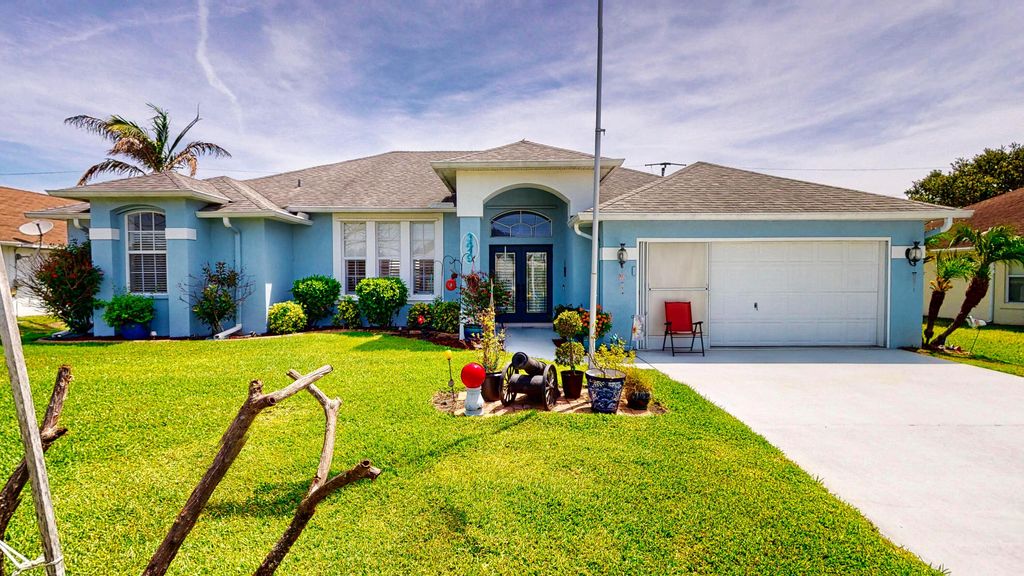 Photo of 3419 SE Hart Circle, Port Saint Lucie, FL 34984 (MLS # B26026012)