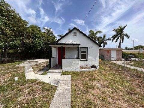 718 W 7th Street 2 Riviera Beach FL 33404