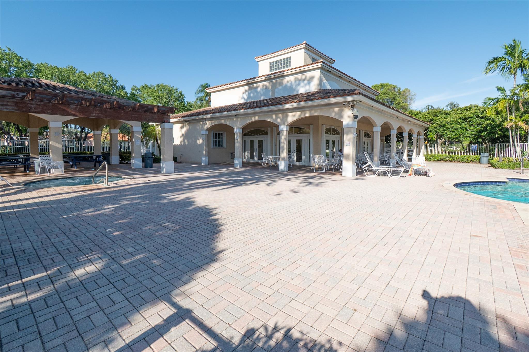 Regency Lakes At Coconut - Residential