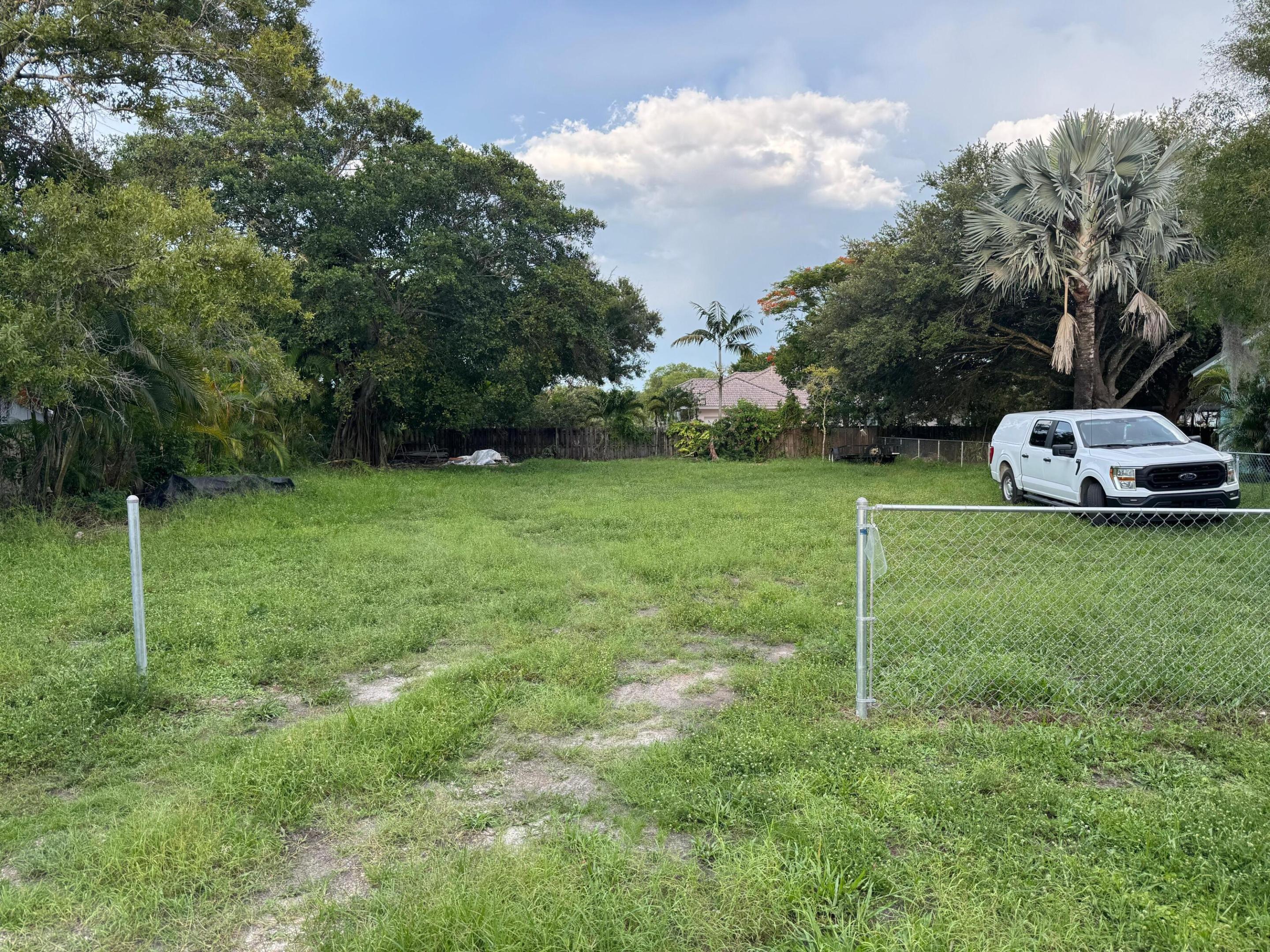 LOXAHATCHEE GROVES - Land