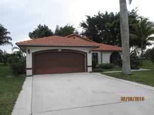 Wow, what a great opportunity to own this beautiful 3 bedroom 2 bath home in Rainbow Lakes community. High vaulted ceilings, huge spacious rooms, and lots of natural light. Master has Double doors to the living area, and walk in closet with built in shelves. Large Updated Kitchen with Island. The enclosed patio has functional windows, great for both cool nights or warm sunny days! A must see! Hurry and make an offer today!