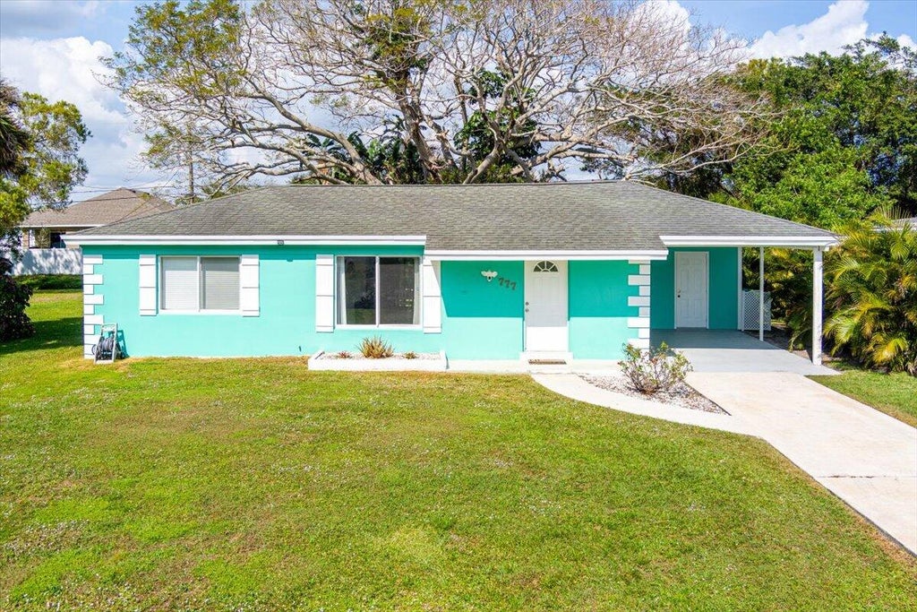 Photo of 777 Lomas Street, Port Saint Lucie, FL 34952 (MLS # R11060102)