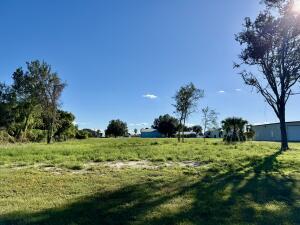 RIVER OAK GROVE - Land