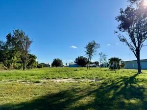 RIVER OAK GROVE - Land