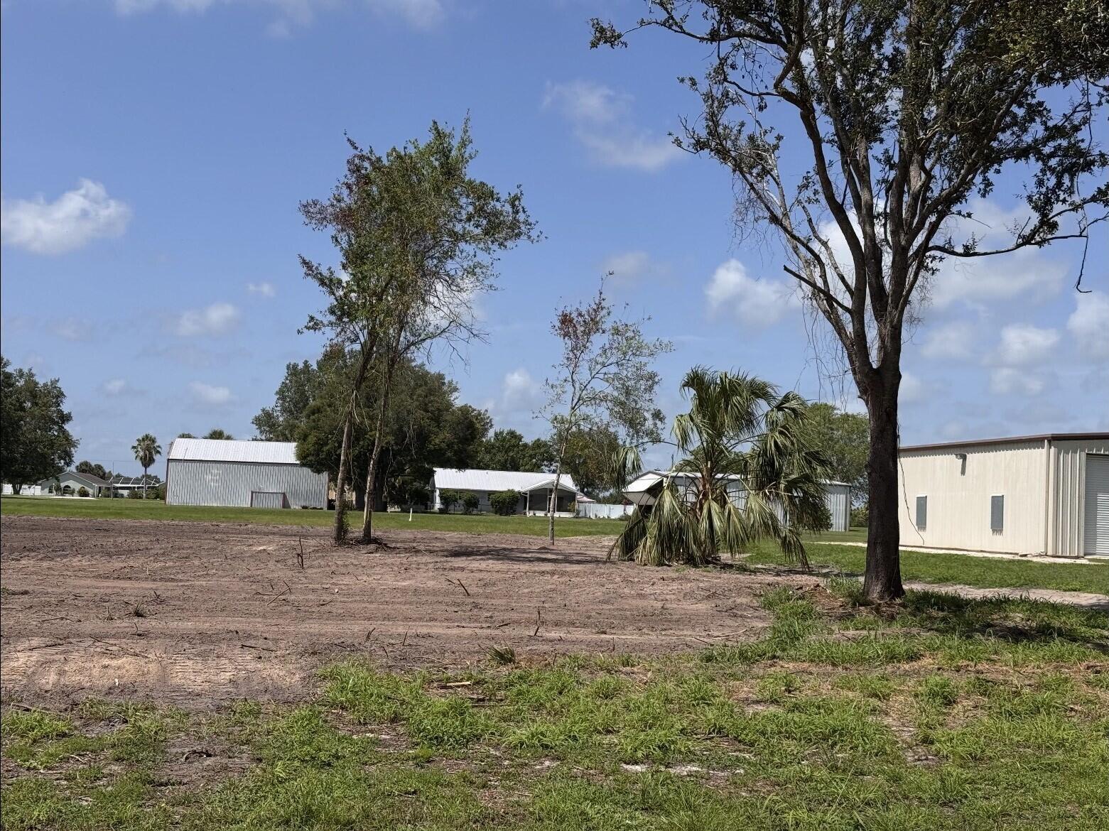 RIVER OAK GROVE - Land