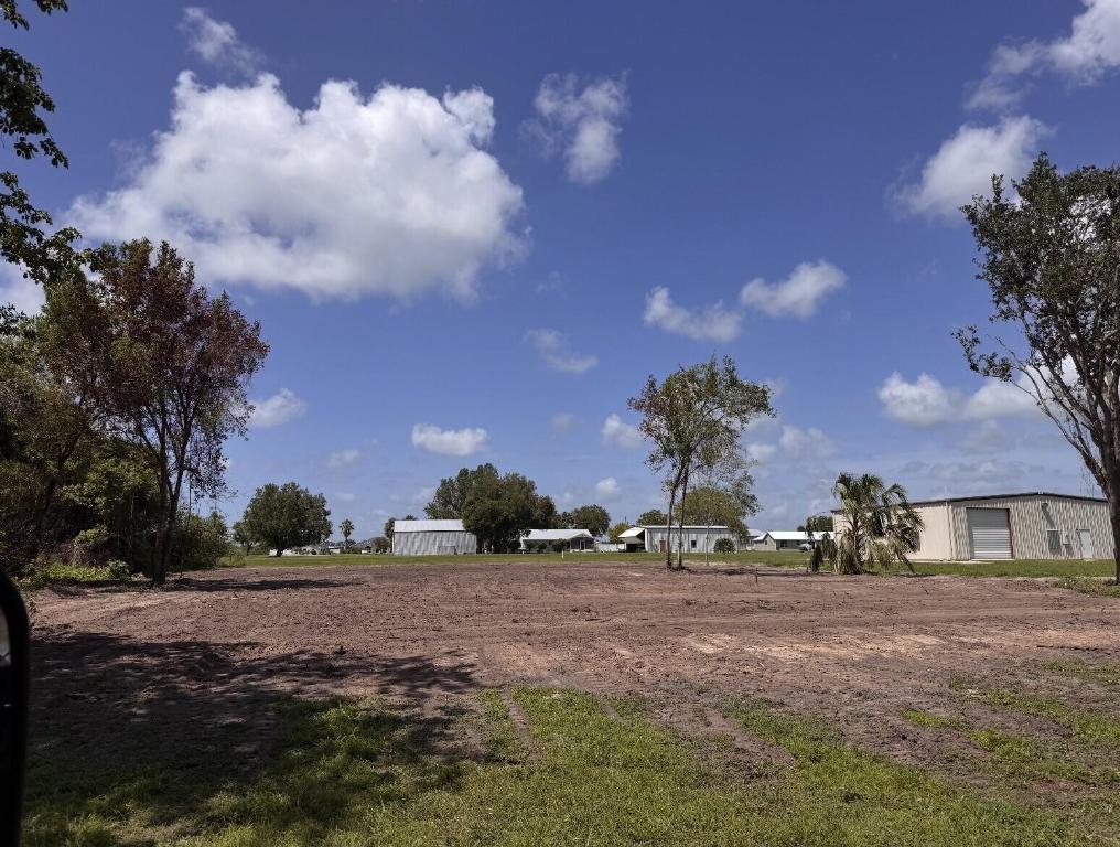 RIVER OAK GROVE - Land