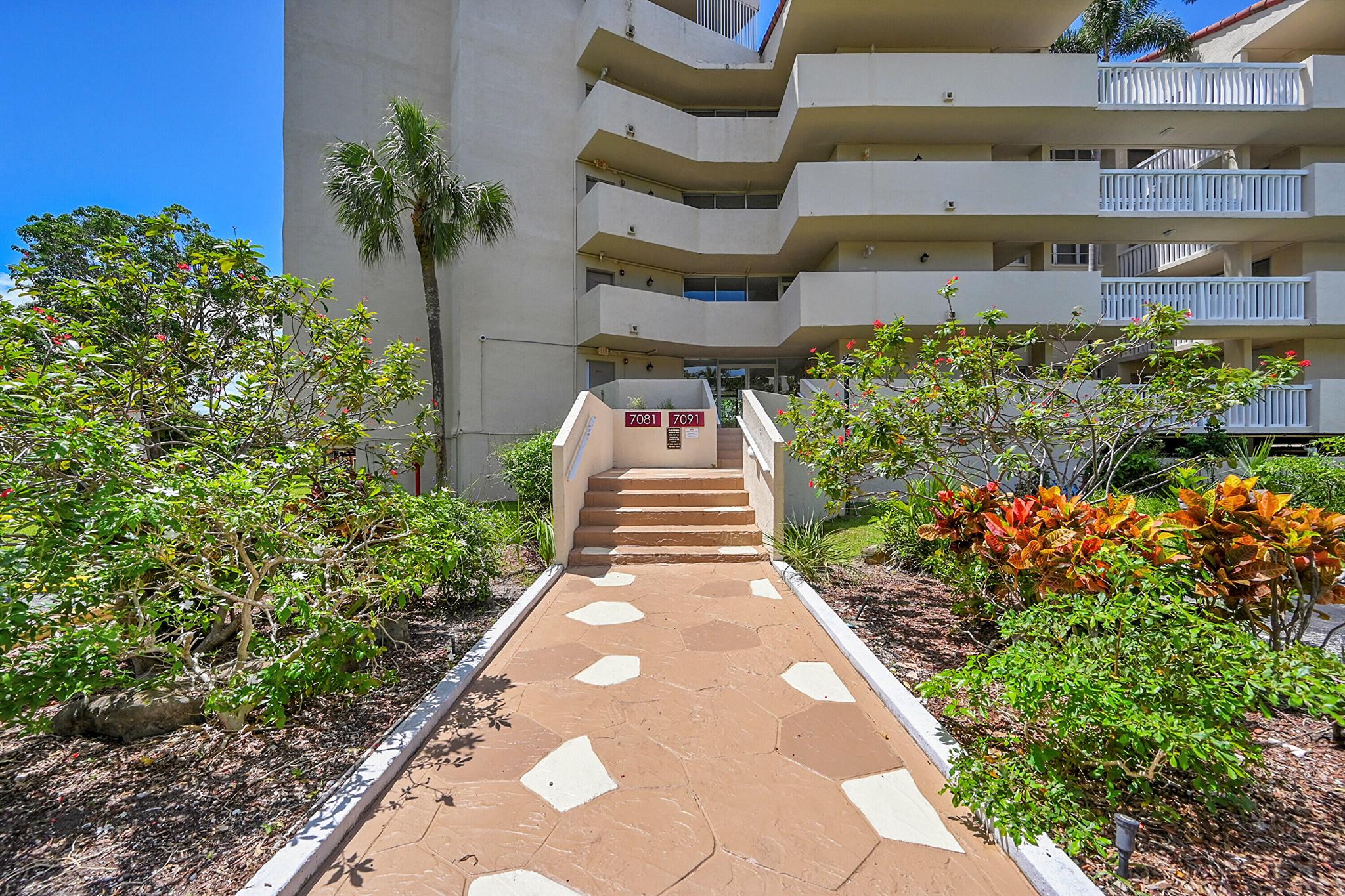 ALL AGES condo blends style & function! Spacious bedroom, updated 1.5 baths, large walk-in closet. Kitchen features granite counters, stainless steel appliances & tile backsplash--perfect for cooks & convenience seekers alike. Bright, tiled living/dining area with natural light ideal for relaxing or entertaining. Sliding doors from LR & BR open to a large balcony--your private outdoor retreat. Gated community with resort-style amenities: pool, gym, clubhouse, library, laundry & storage on each floor. Close to shopping, dining, medical & more!