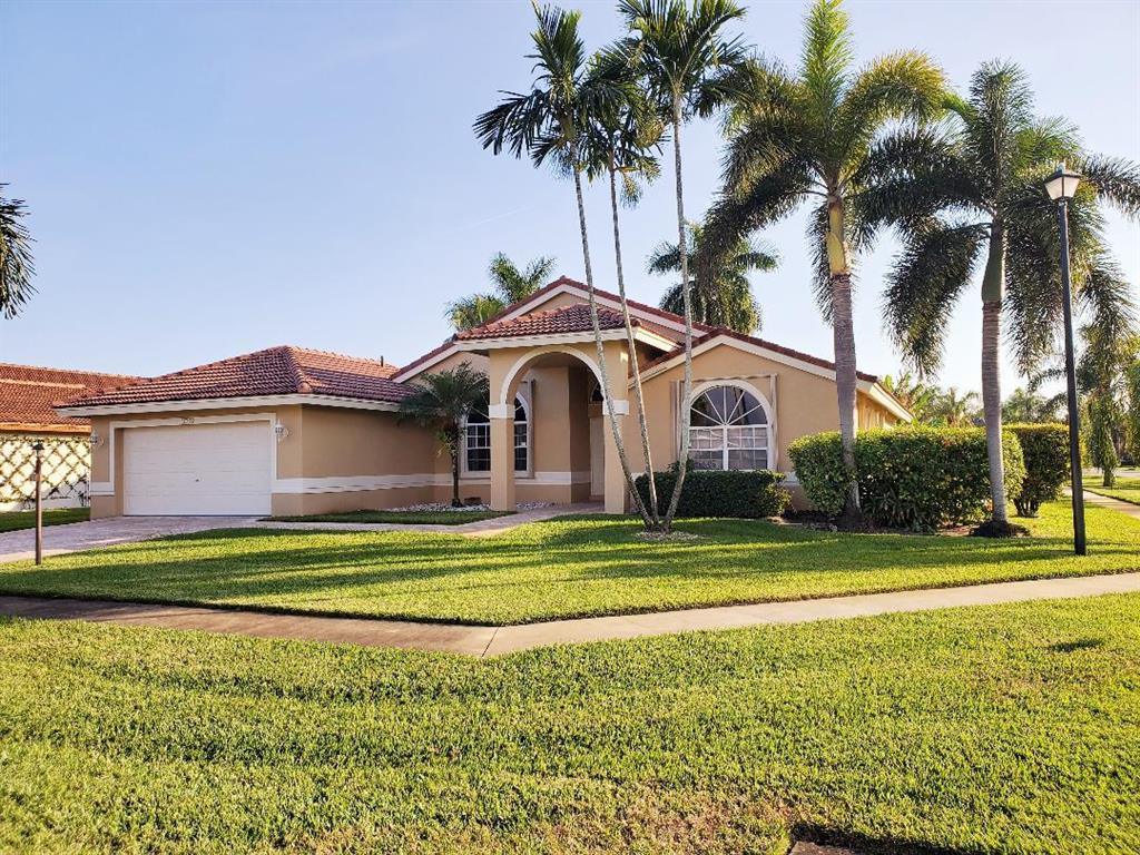 Photo of 5744 Aspen Ridge Court, Delray Beach, FL 33484 (MLS # R10763863)