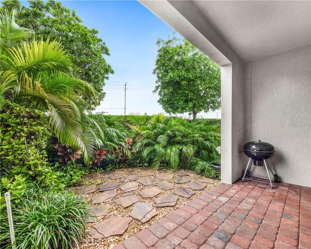 Dixie Landmark 155-10 B - Residential Lease