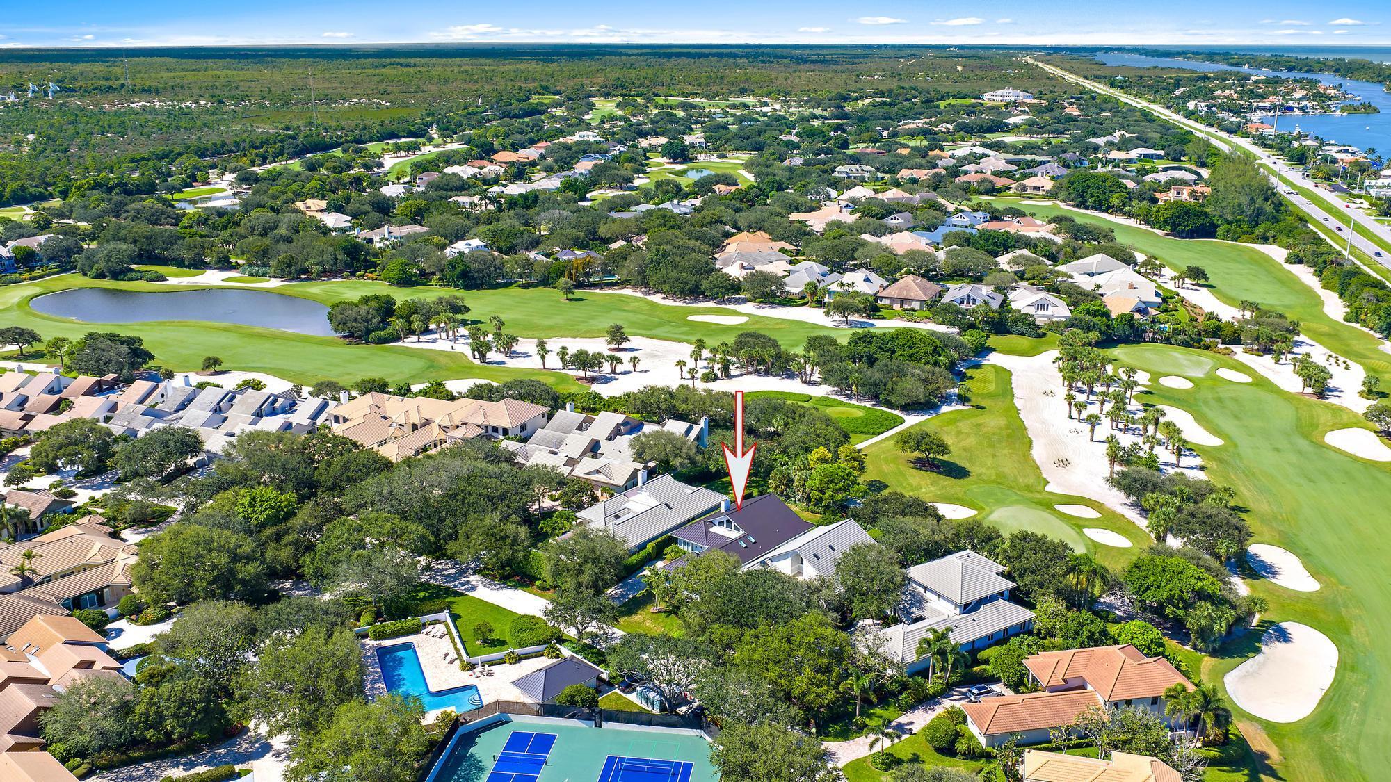 JUPITER HILLS VILLAGE - Residential