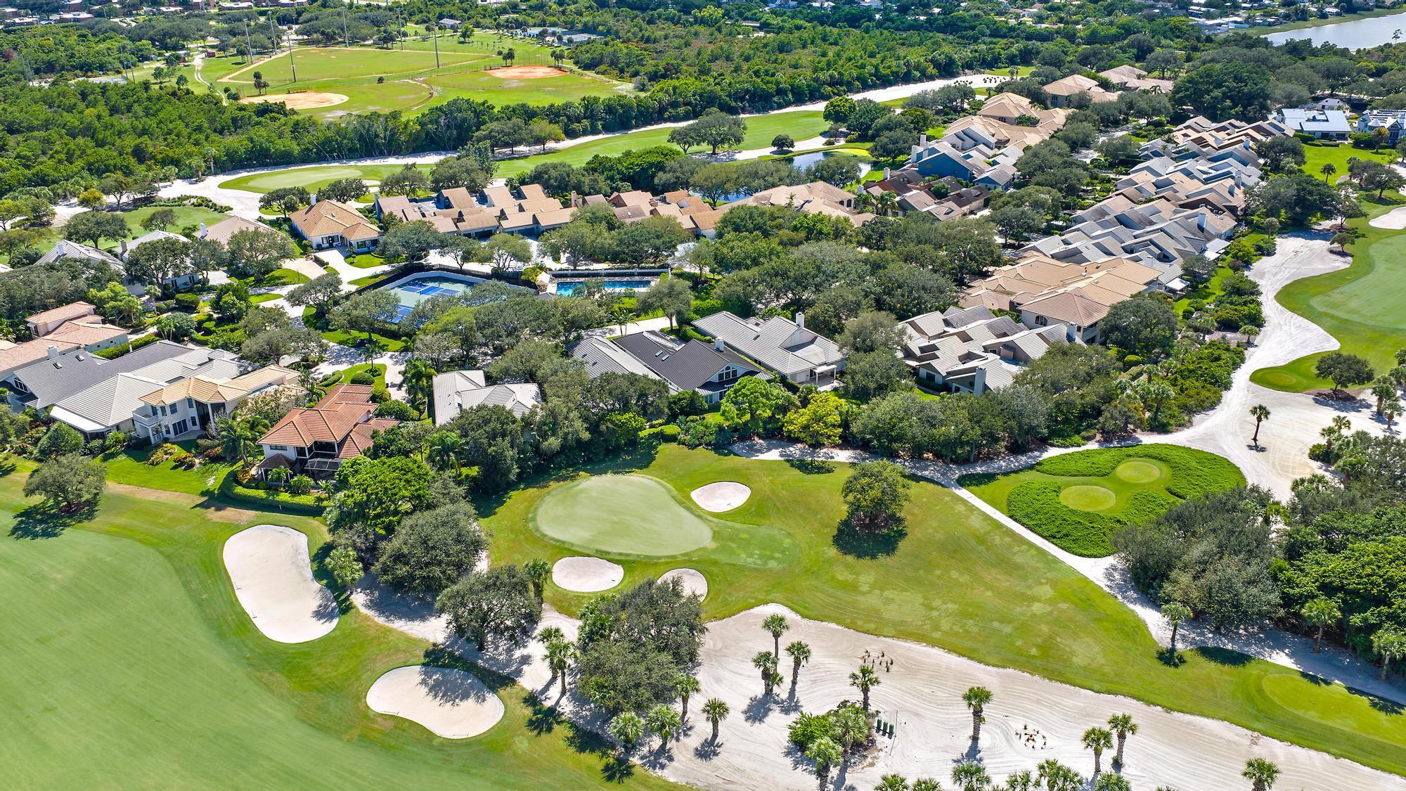 JUPITER HILLS VILLAGE - Residential