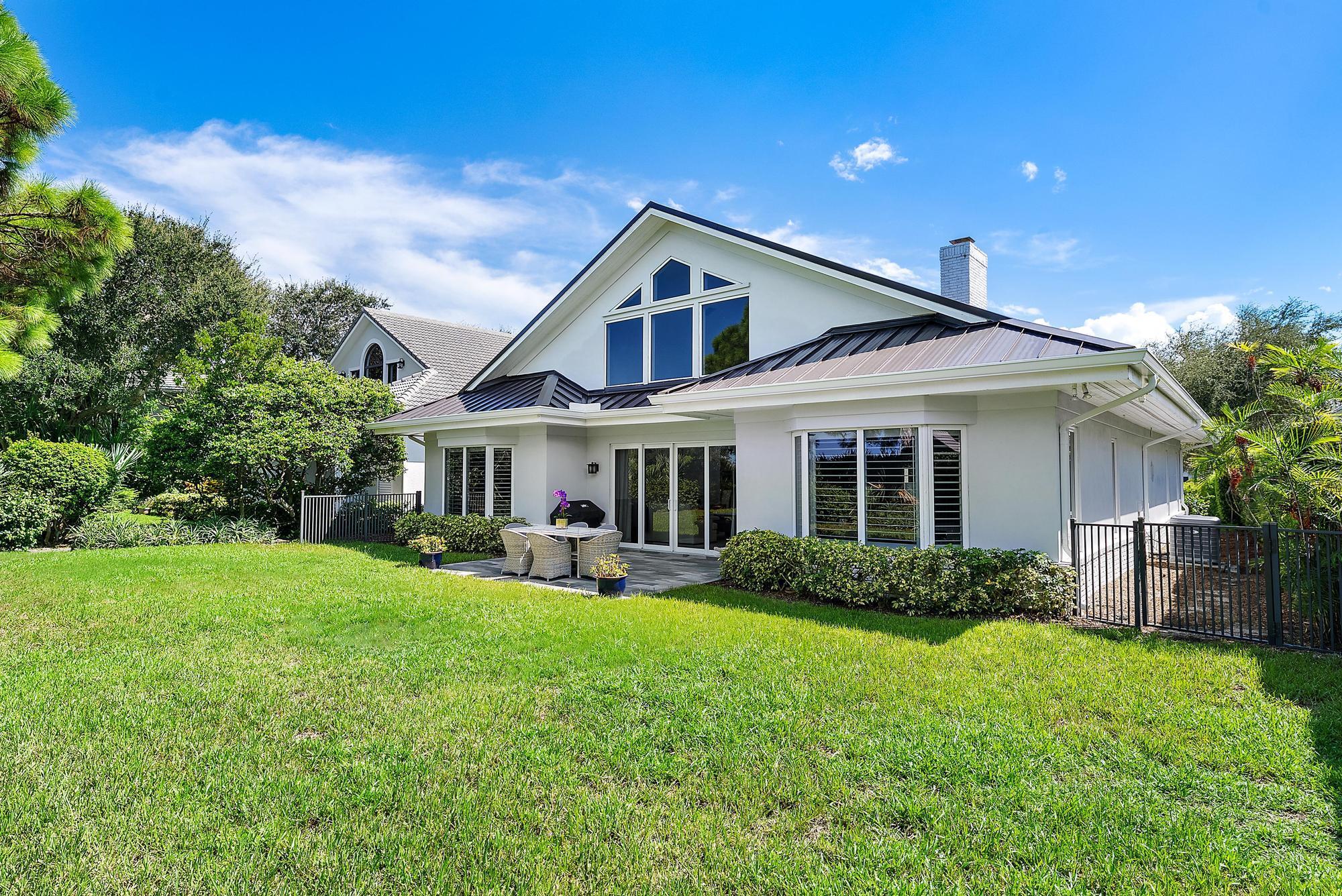 JUPITER HILLS VILLAGE - Residential