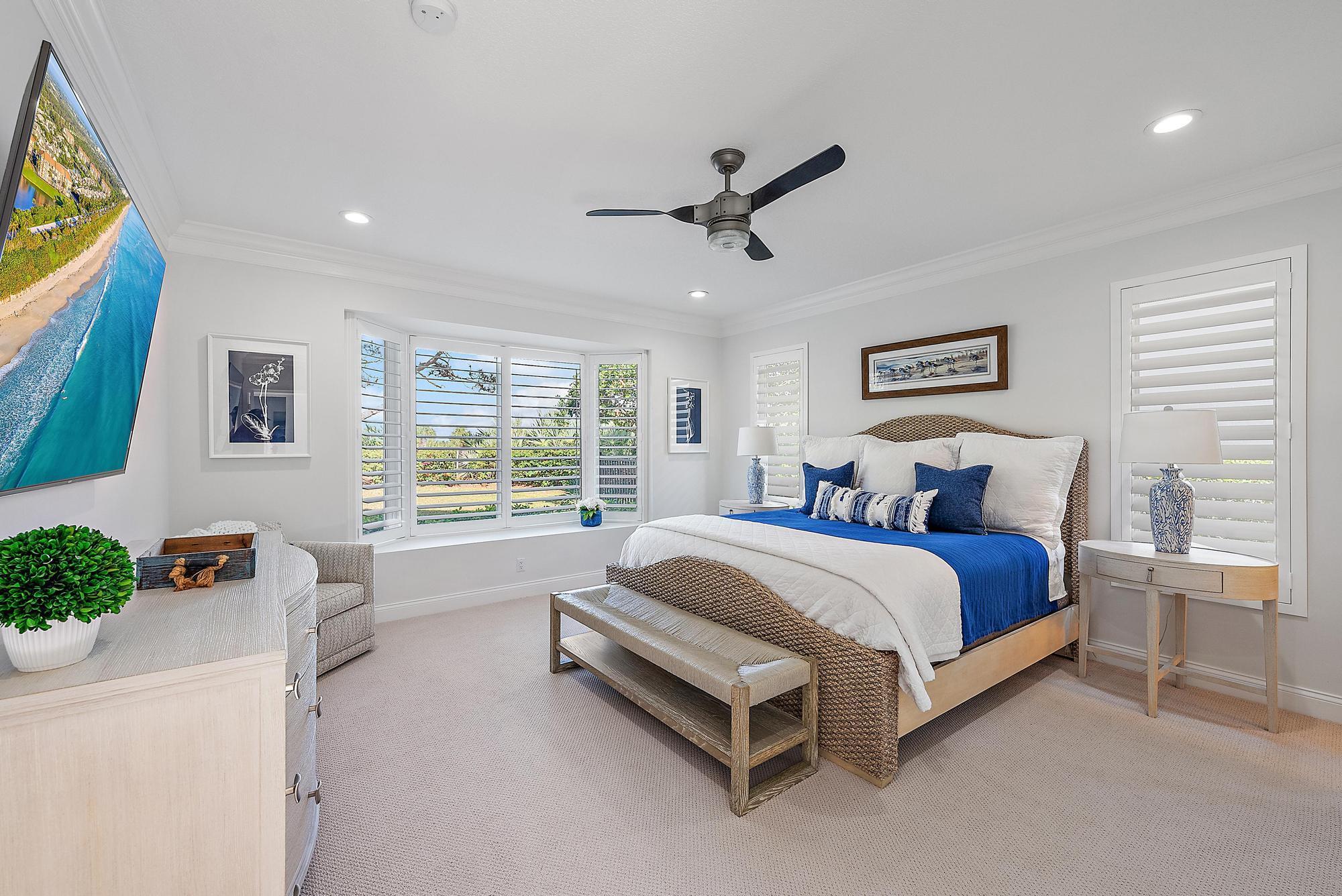 JUPITER HILLS VILLAGE - Residential