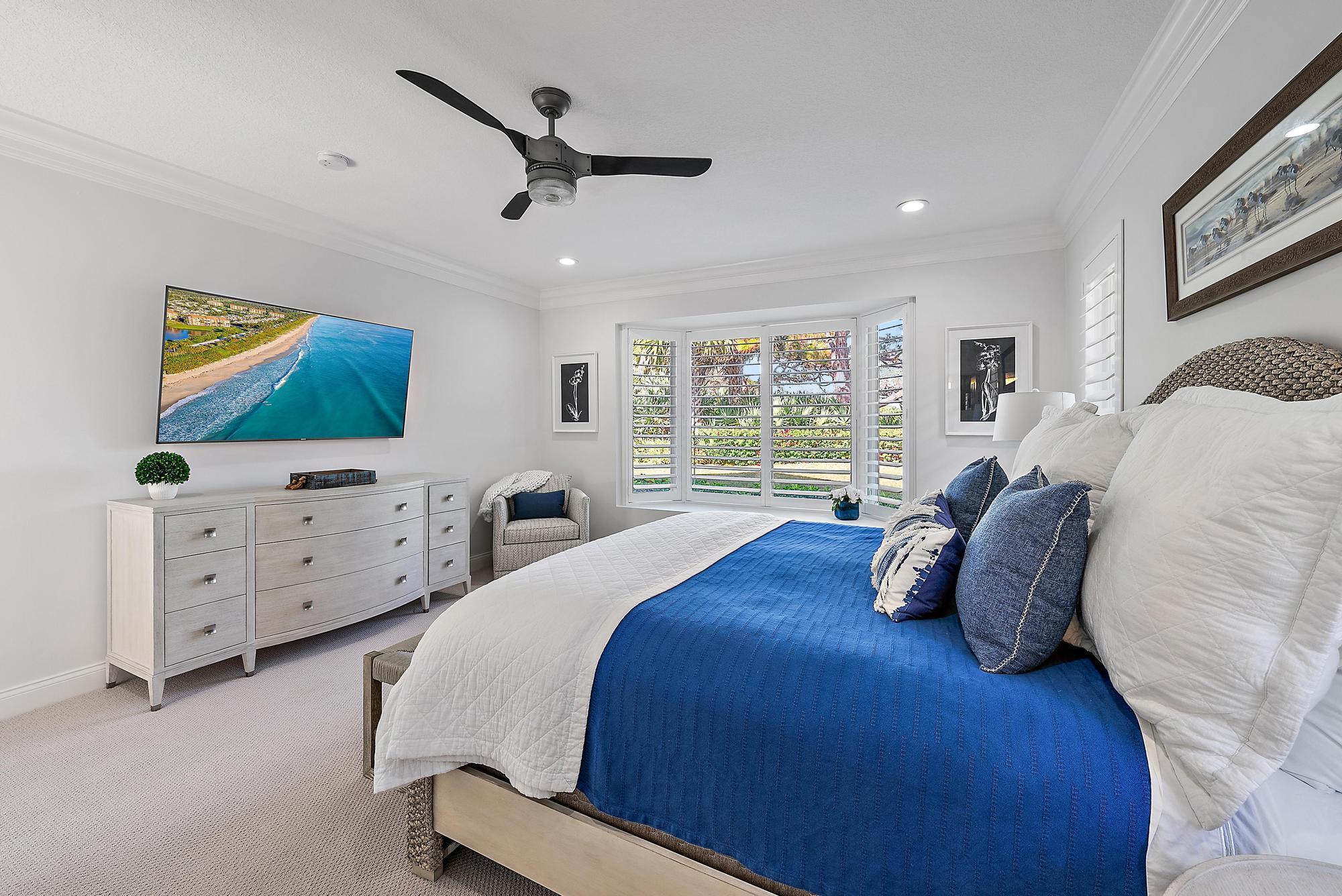 JUPITER HILLS VILLAGE - Residential