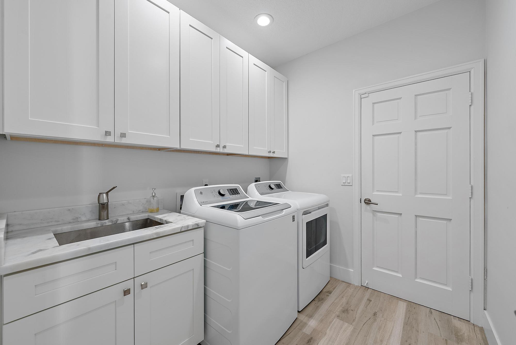 JUPITER HILLS VILLAGE - Residential