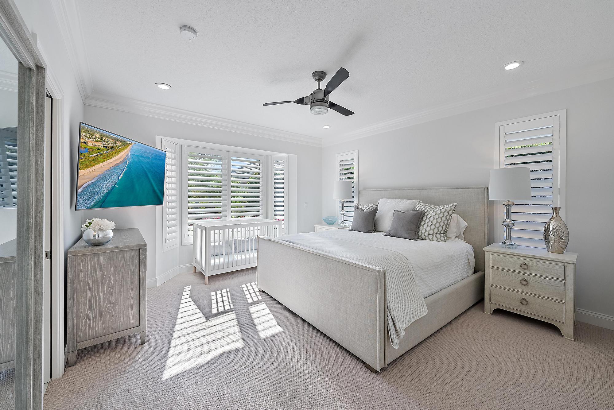 JUPITER HILLS VILLAGE - Residential