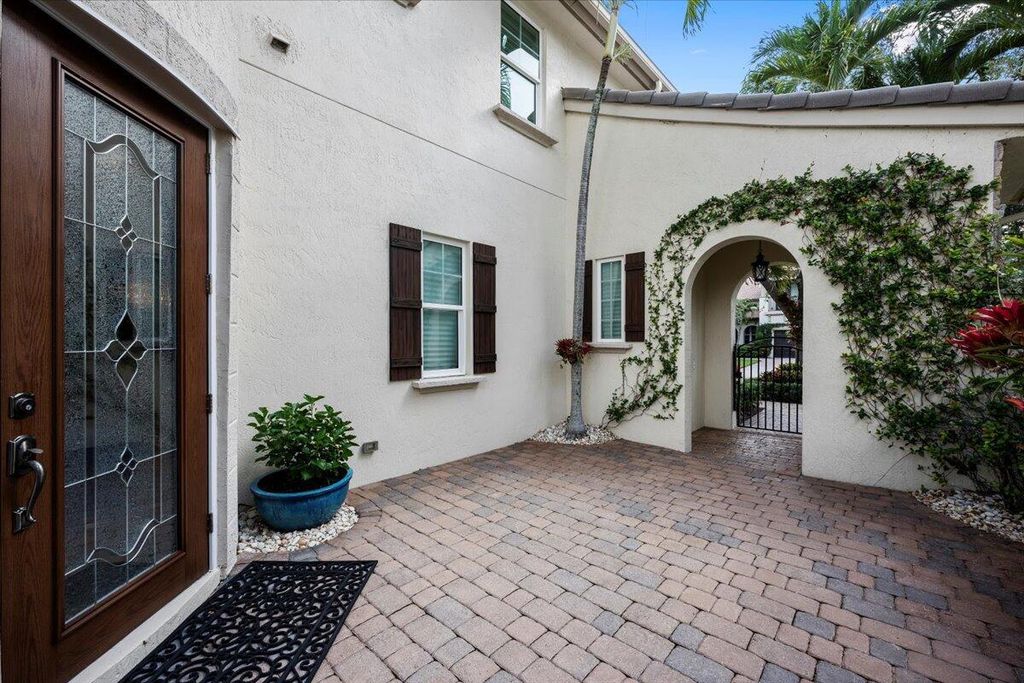 Photo of 705 Bocce Court, Palm Beach Gardens, FL 33410 (MLS # R11109364)