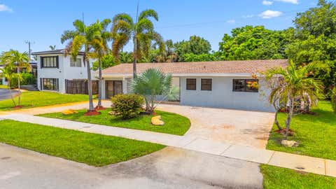 Tiny photo for 3313 SW 19th Street, Fort Lauderdale, FL 33312 (MLS # B26046252)