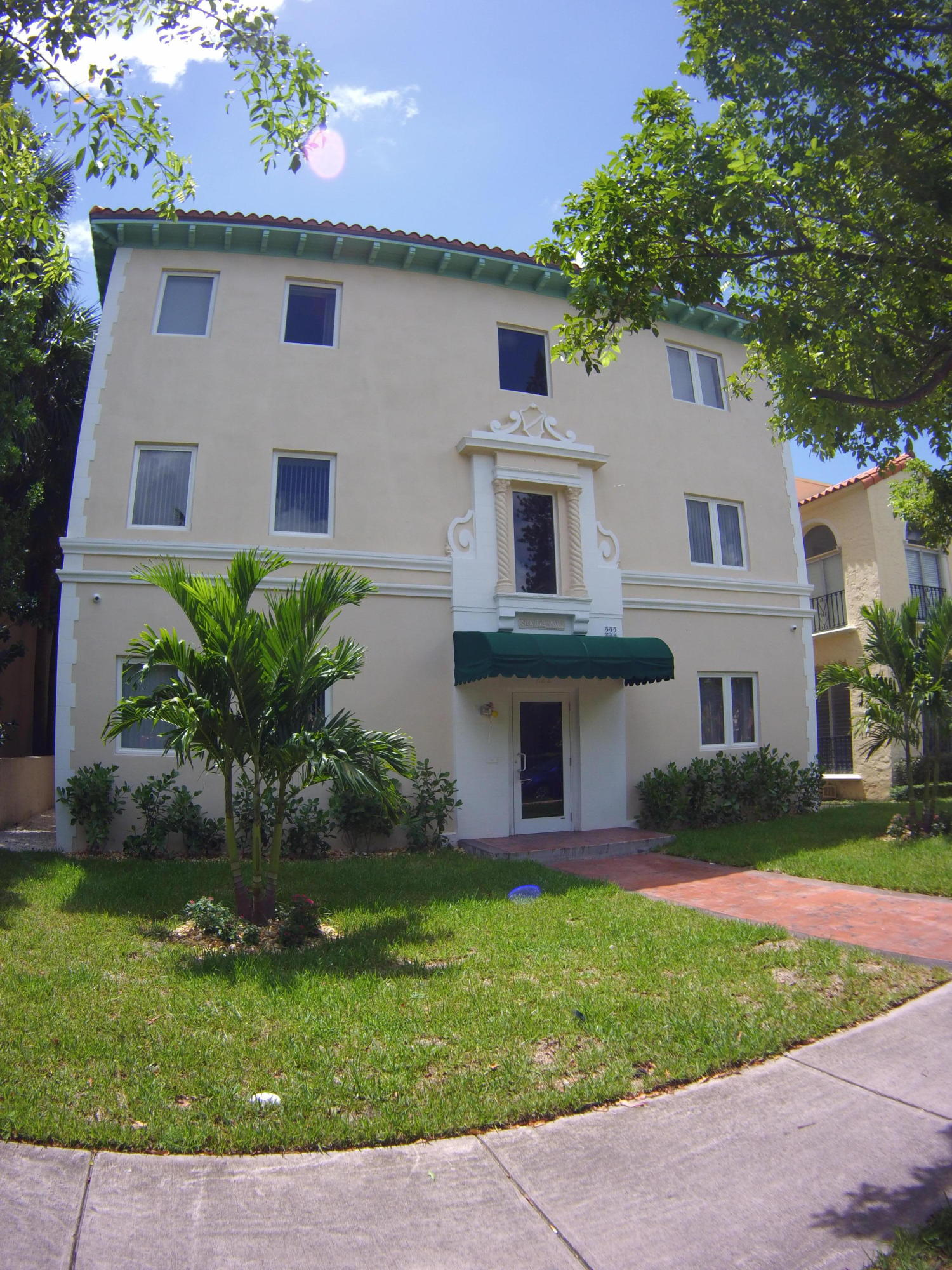 C GAB DOUGLAS SEC - Residential Lease