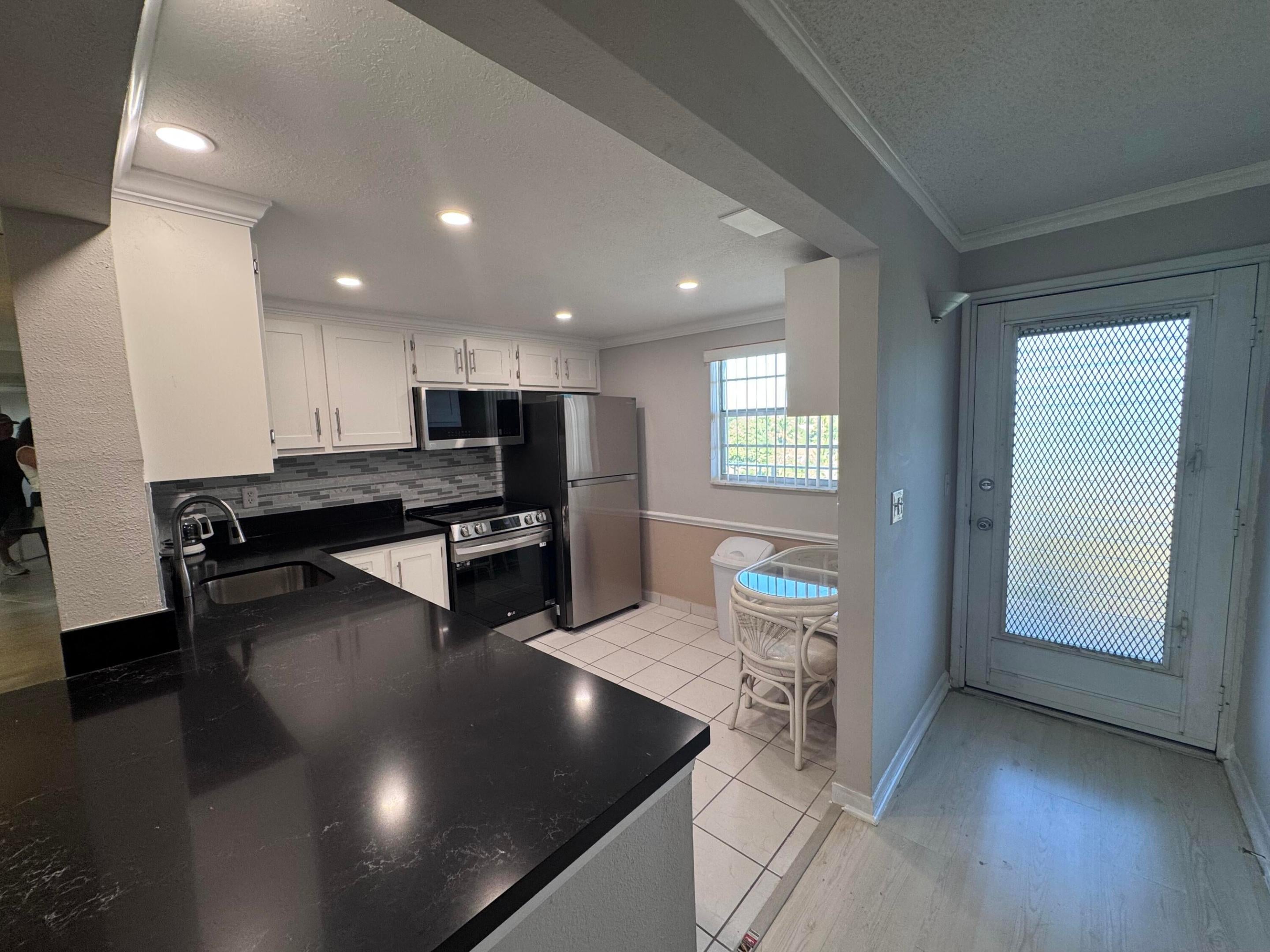 300 NE 26th Avenue 4030