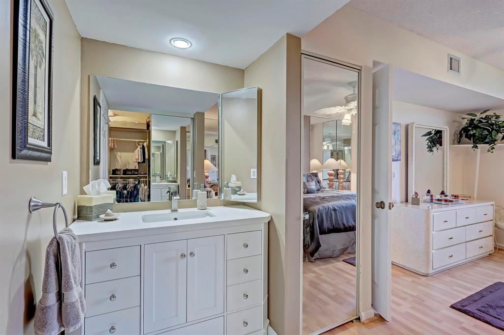 WHITEHALL CONDO OF THE LANDS OF THE PRESIDENT - Residential