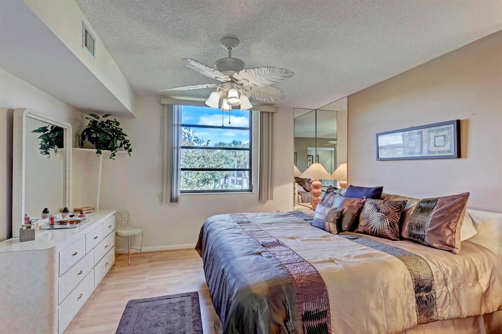 WHITEHALL CONDO OF THE LANDS OF THE PRESIDENT - Residential