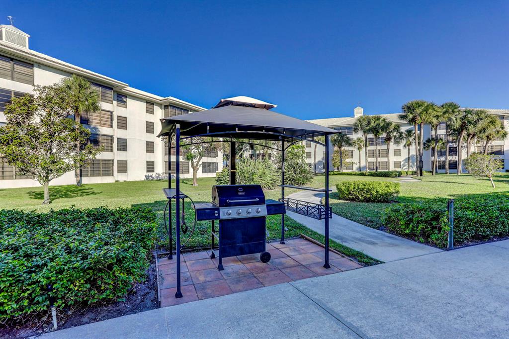 WHITEHALL CONDO OF THE LANDS OF THE PRESIDENT - Residential