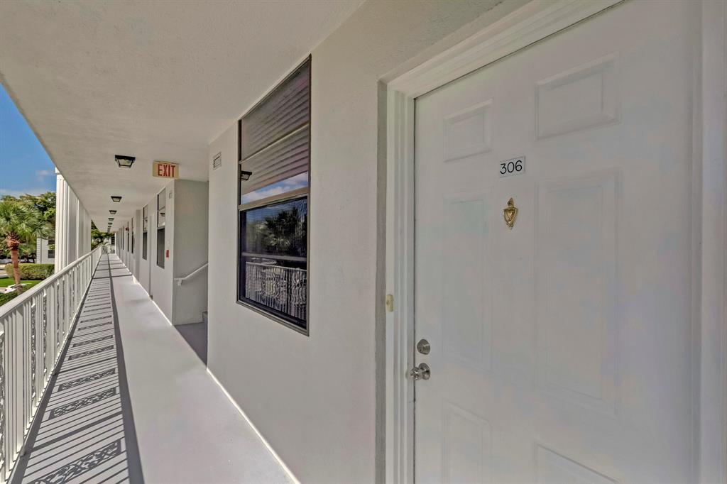 WHITEHALL CONDO OF THE LANDS OF THE PRESIDENT - Residential