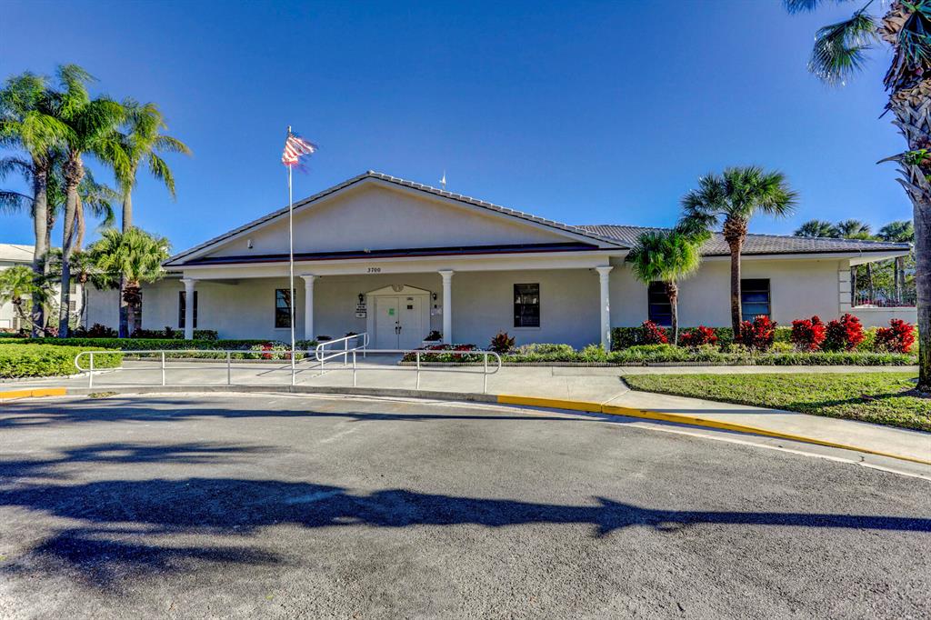 WHITEHALL CONDO OF THE LANDS OF THE PRESIDENT - Residential