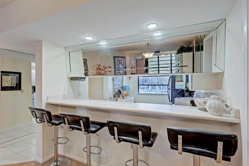 WHITEHALL CONDO OF THE LANDS OF THE PRESIDENT - Residential