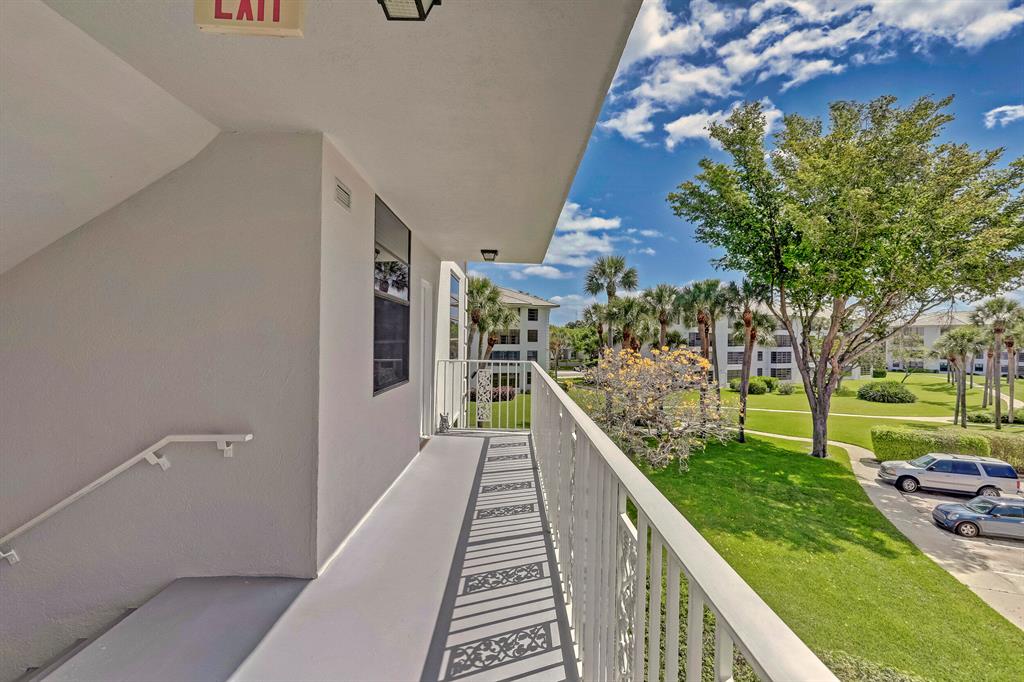 WHITEHALL CONDO OF THE LANDS OF THE PRESIDENT - Residential