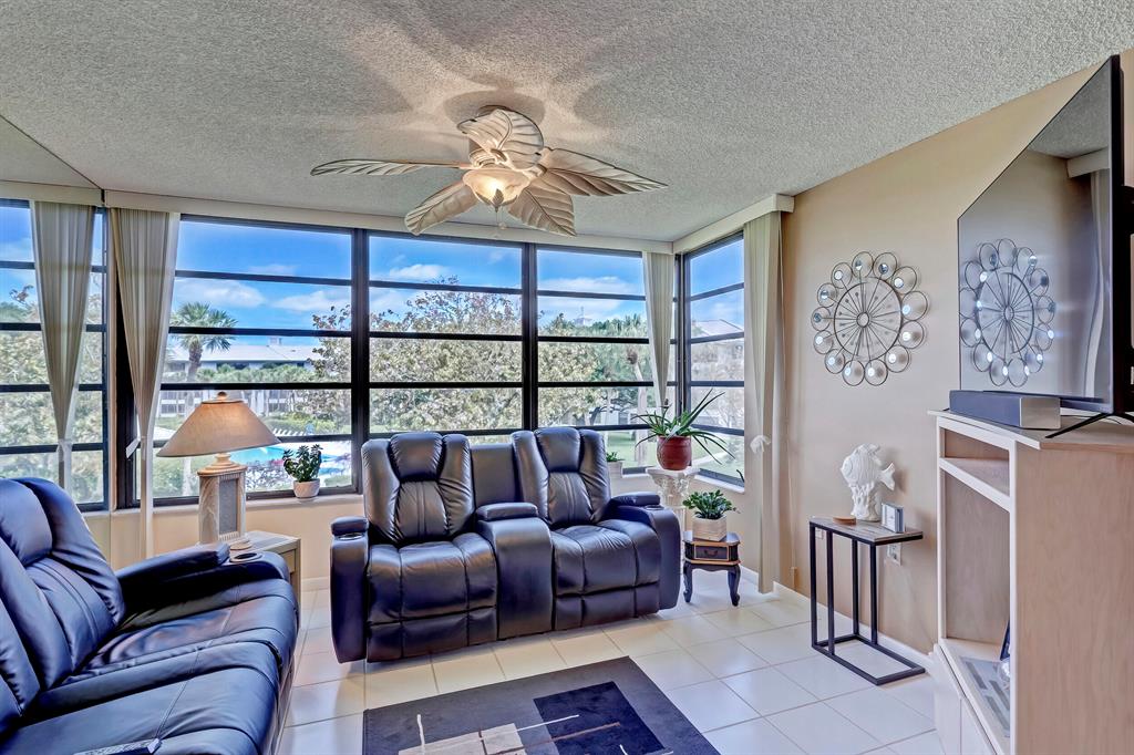 WHITEHALL CONDO OF THE LANDS OF THE PRESIDENT - Residential