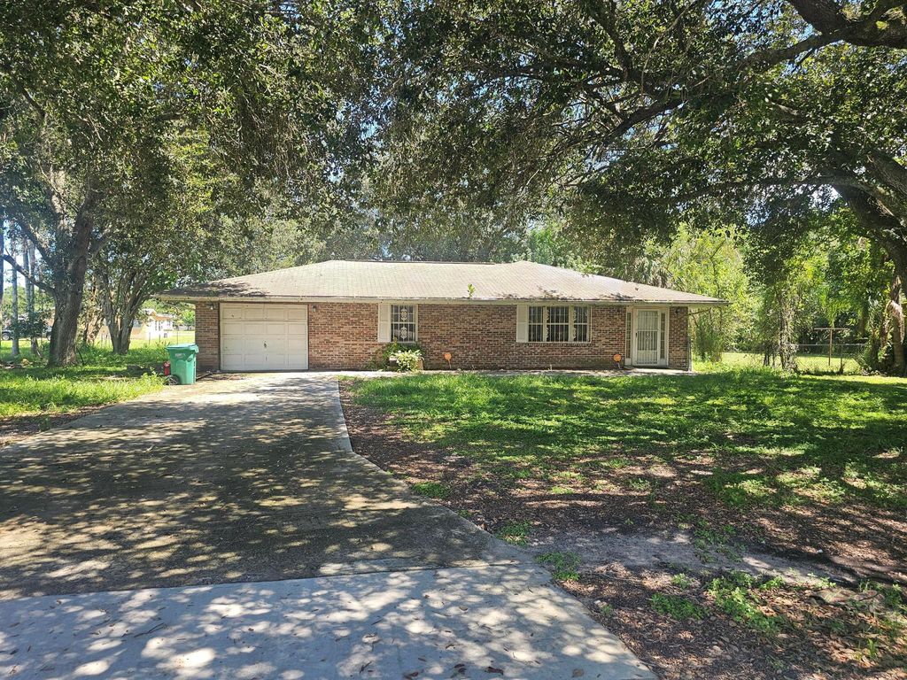 Photo of 2312 N 42nd Street, Fort Pierce, FL 34946 (MLS # R11131445)